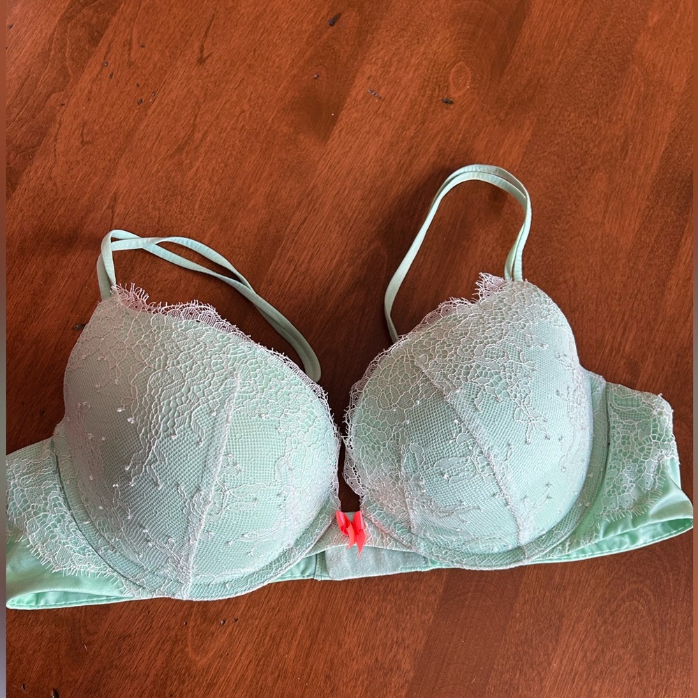 Victoria’s Secret mint green push up bra